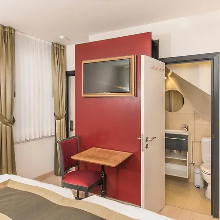 Agora Grand Place Hotel