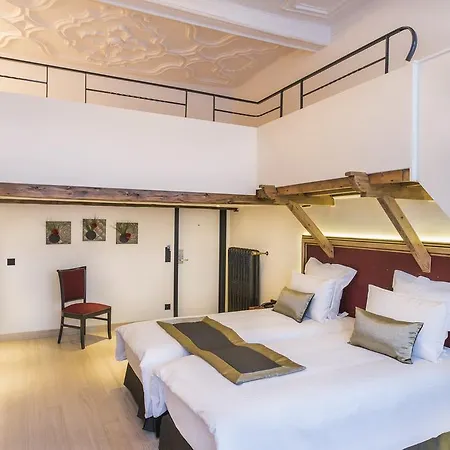 Agora Grand Place Hotel 3*